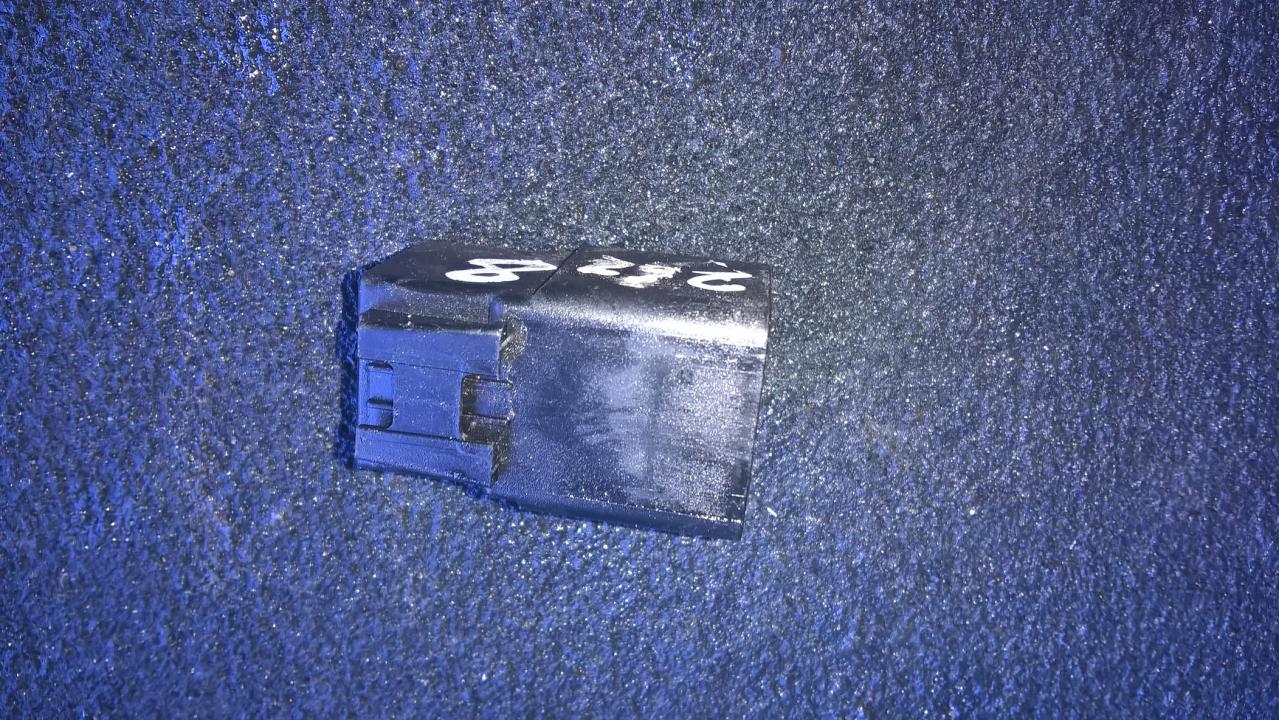 LNA6706AA Jaguar XJ 1997 Relay module