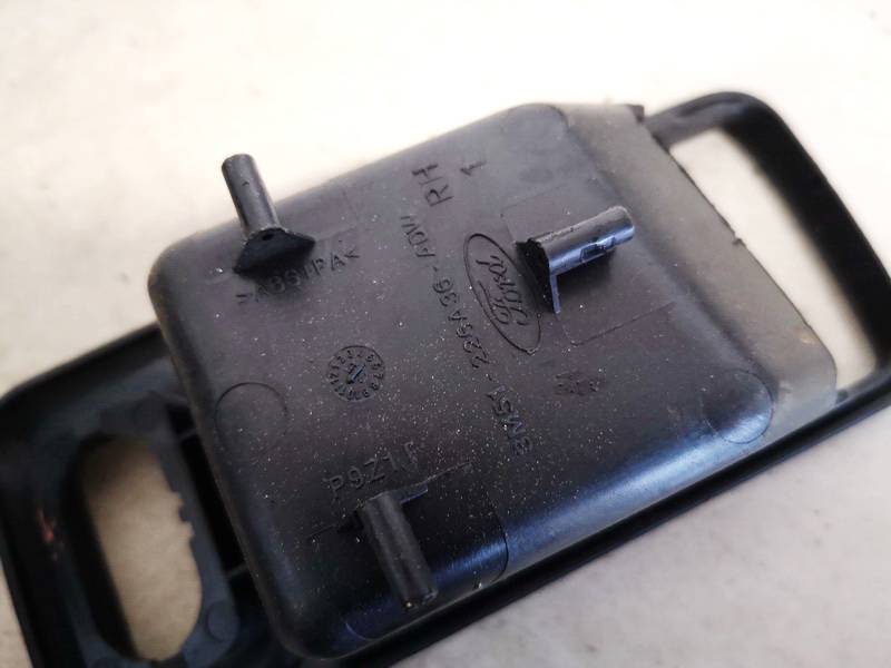 3M51226A36ADW Ford Focus 2005 Salona apdare (plastmasas) - Thumbnail 3