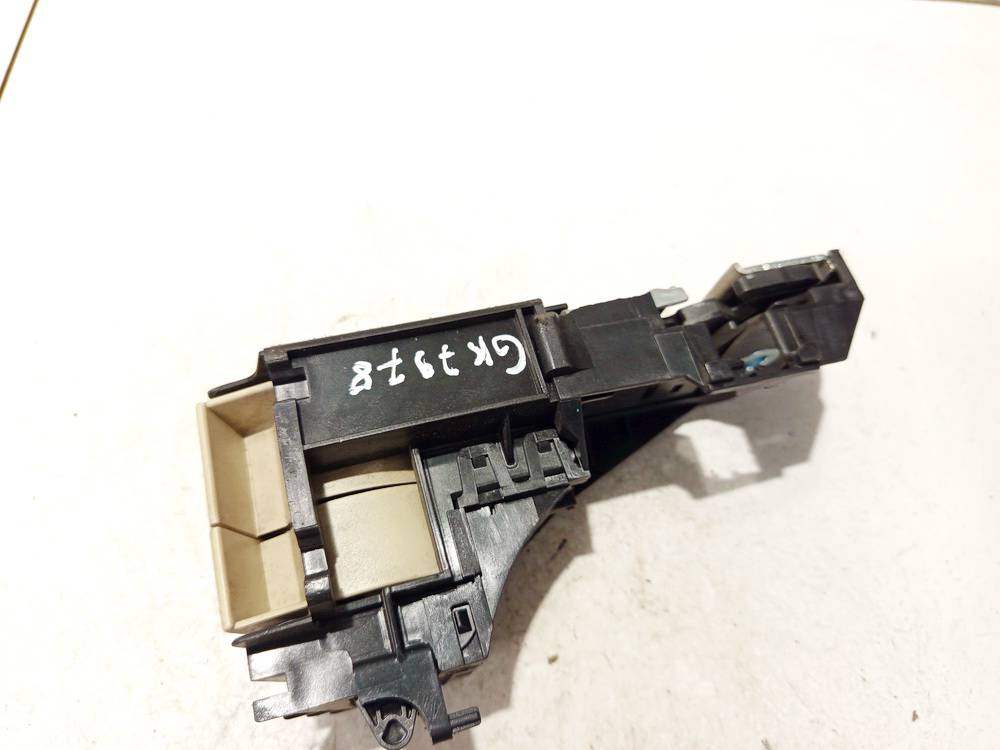 135761750FB Volvo V70 2008 Сиденье в сборе Замок