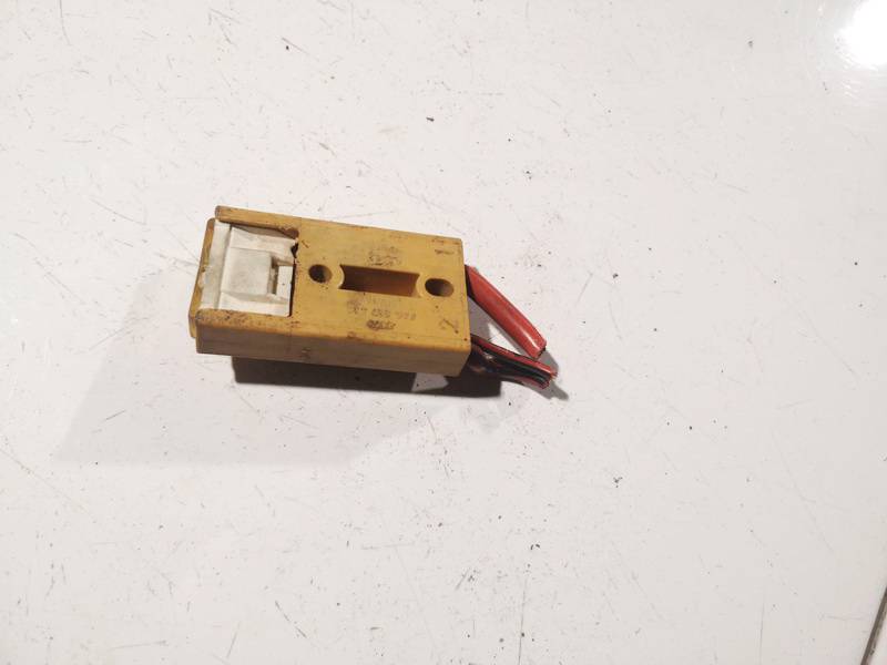 8A0937530 Audi A6 1996 Skrzynka bezpieczników