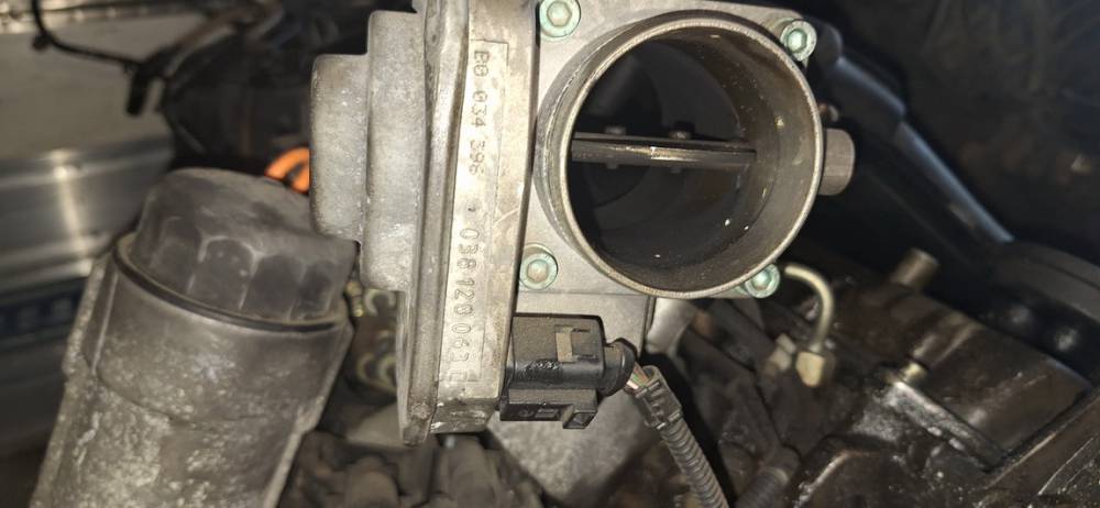 038128063C Volkswagen Golf 2001 High Flow Throttle Body Valve (Air Control Valve) - Thumbnail 4