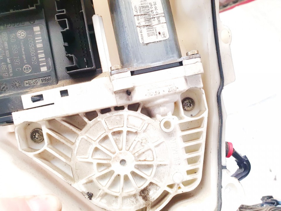 1K0959792C Volkswagen Golf 2005 Window Motor - FRONT LEFT - Thumbnail 3