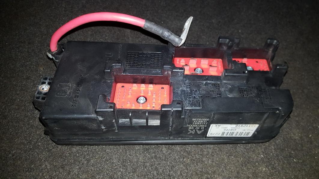 13112918AK Opel Vectra 2003 Fuse box