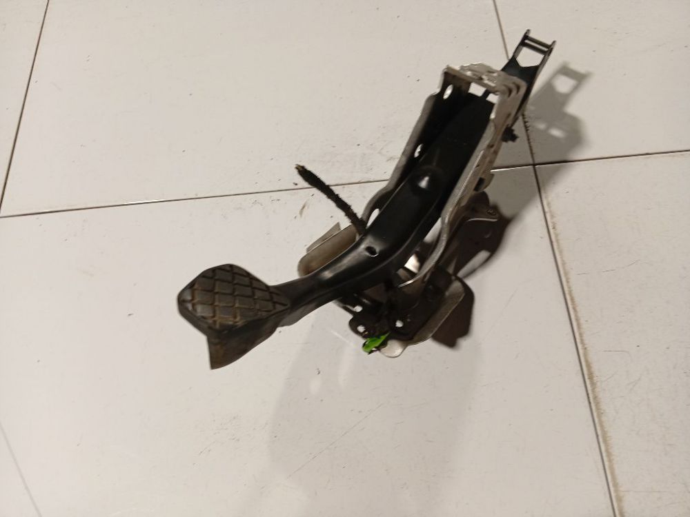 1K1721057AD Volkswagen Golf 2007 Clutch pedal