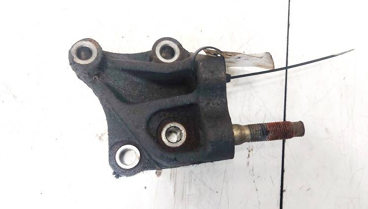 GE6R Mazda 626 1998 Variklio kronsteinas ir Greiciu dezes kronsteinas