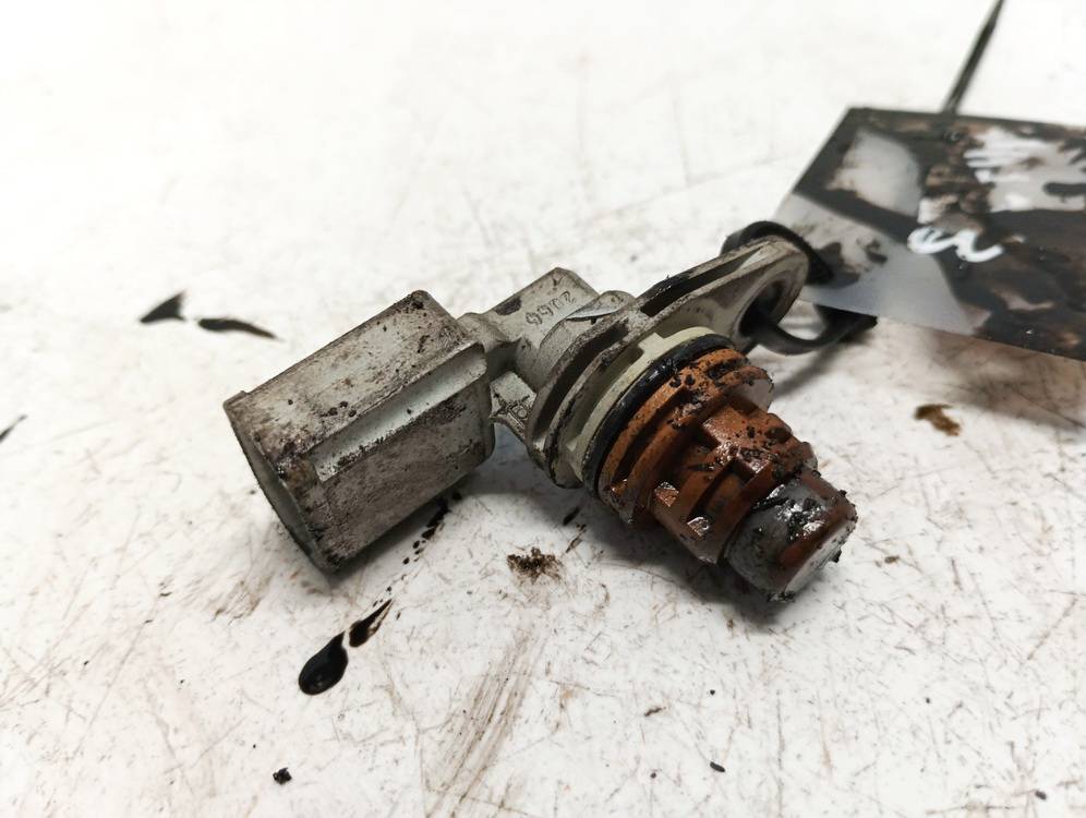 030907601D Volkswagen Golf 2004 Camshaft position sensor