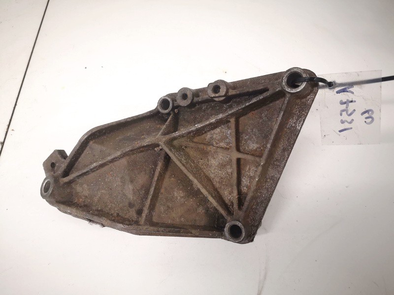 7700817262 used Engine Mount Bracket and Gearbox Mount Bracket Renault