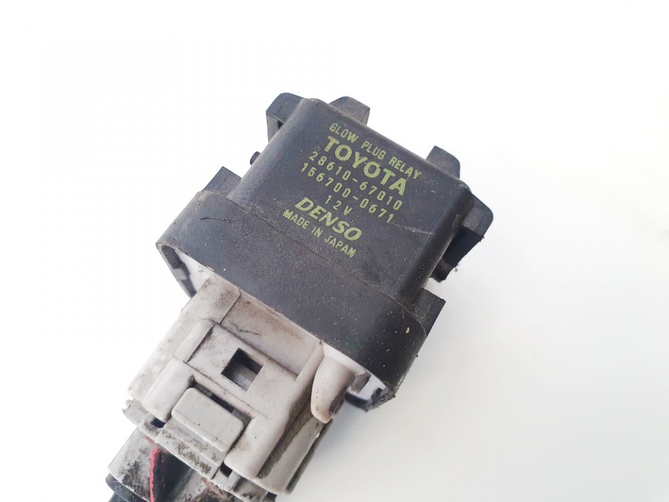 2861067010 1567000671 Glow plug relay Toyota Avensis 2007 2.0L