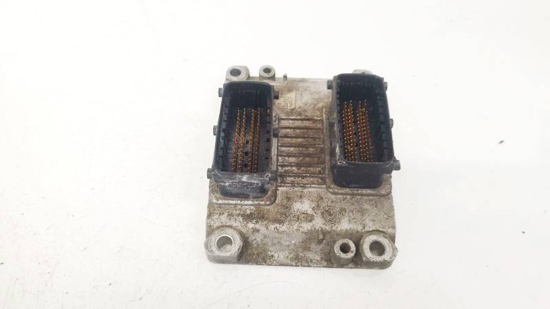 ME31F002 Fiat Stilo 2002 Komputer silnika