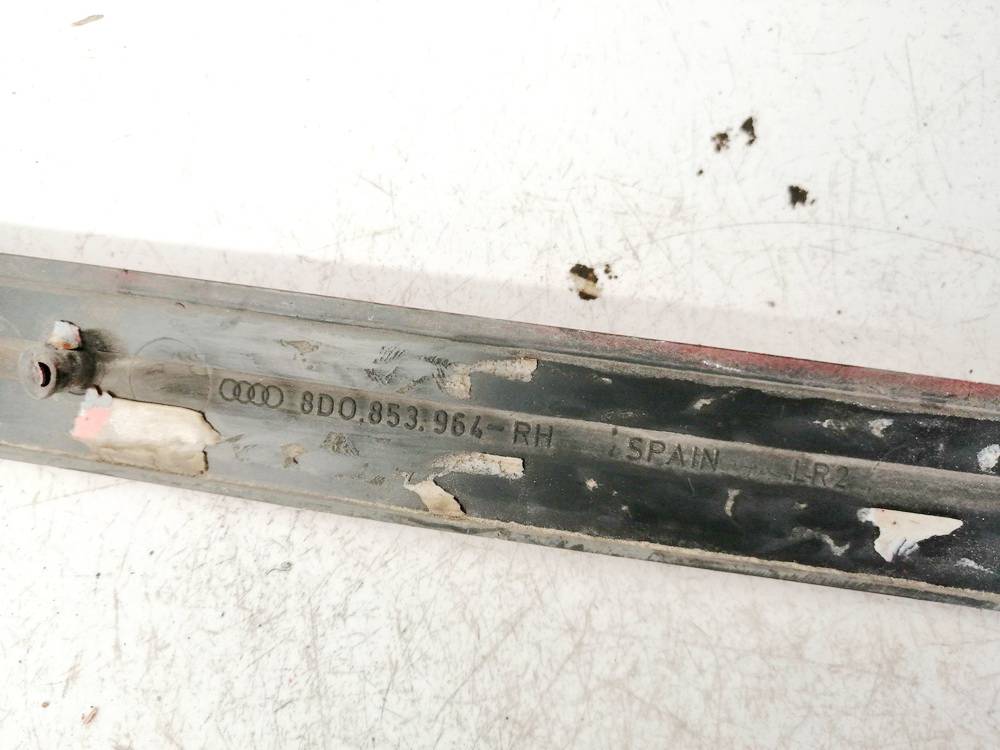 8D0853964 Audi A4 1996 Zewnętrzna listwa drzwi - TYLNE PRAWE - Thumbnail 3