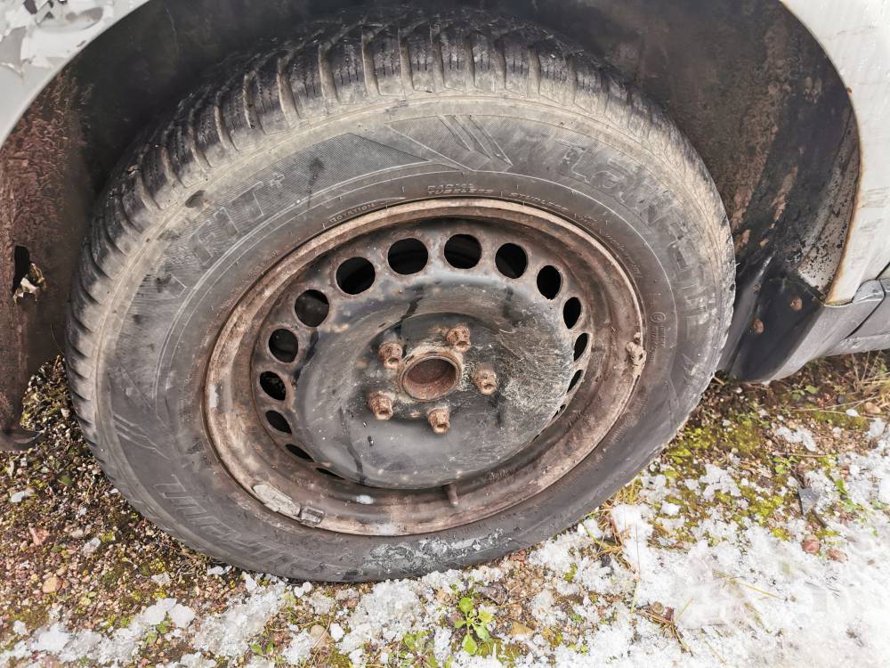 5X112 Volkswagen Passat 1998 Komplet stalowych felg R15