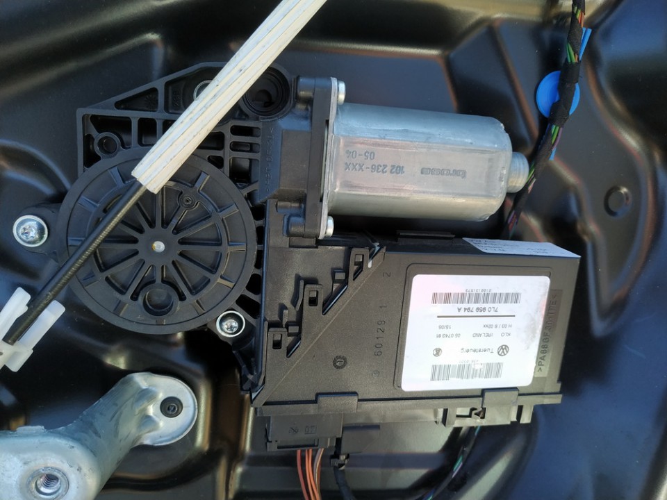 7L0959794A Volkswagen Touareg 2005 Window Motor - REAR RIGHT