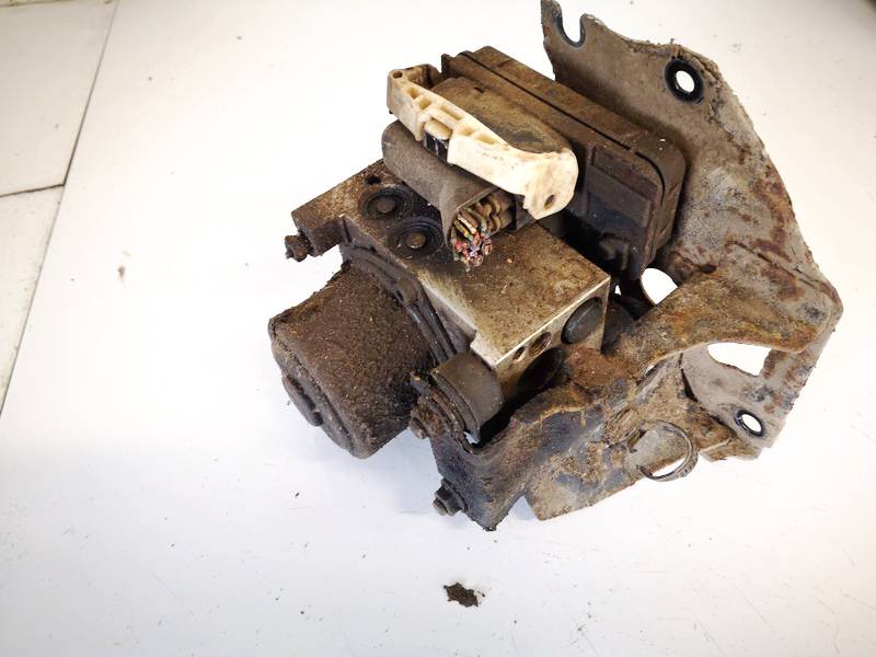 GJ6E437A0 Mazda 6 2005 ABS Unit (ABS Brake Pump)