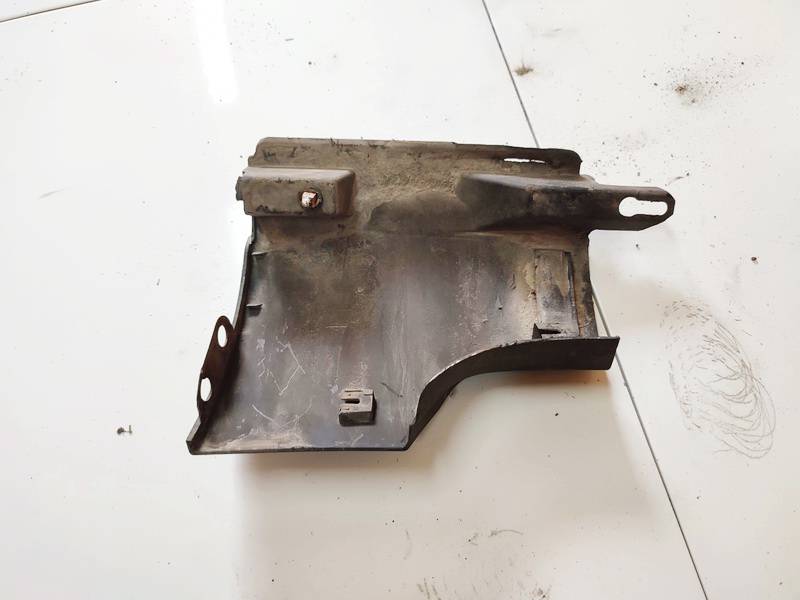 Volkswagen Passat 2006 Oikean muovisen kynnyslistan takakansi - TAKANA OIKEALLA - Thumbnail 2