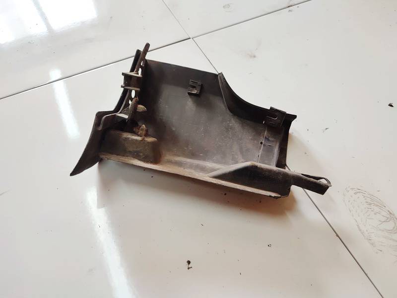 Volkswagen Passat 2006 Oikean muovisen kynnyslistan takakansi - TAKANA VASEMMALLA - Thumbnail 3