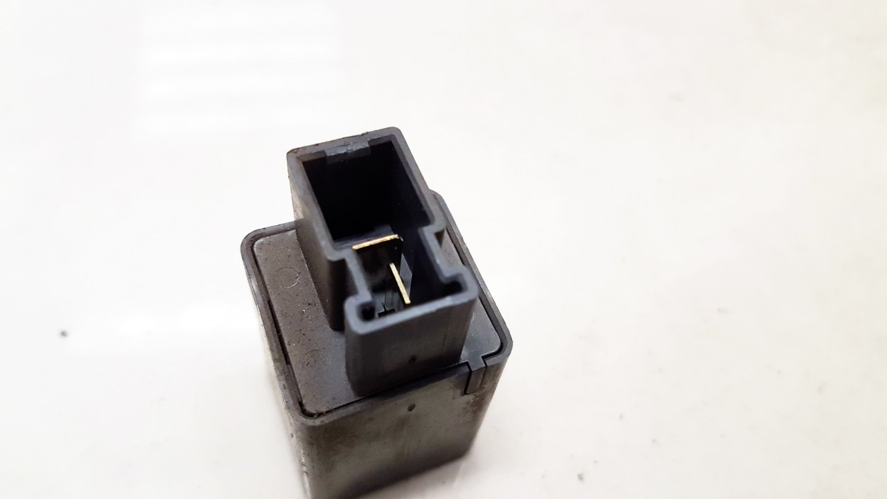 24330C9900 USED Relay module Nissan Almera 2001 2.2L 4EUR EIS00957345