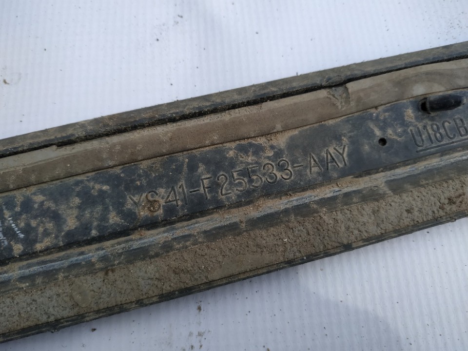 YS41F25533AAY Ford Focus 2001 Molding door - REAR LEFT - Thumbnail 4