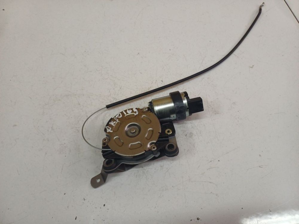 2016901 Volkswagen Passat 2006 Sedynes varikliukas P.K.