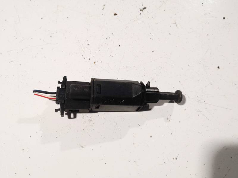 927189D Volkswagen Golf 2000 Brake Light Switch (sensor) - Switch (Pedal Contact) - Thumbnail 2