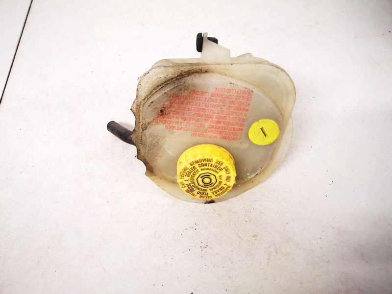 4B0611301E USED Brake Master Cylinder Reservoir Volkswagen Passat 1999
