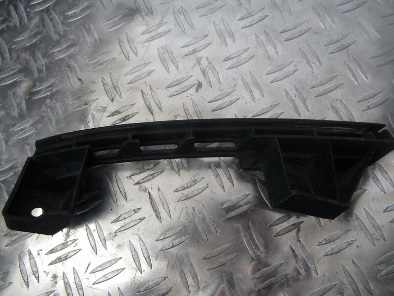 1T0807890B Volkswagen Touran 2004 Puskurin kiinnike - EDESSÄ OIKEALLA