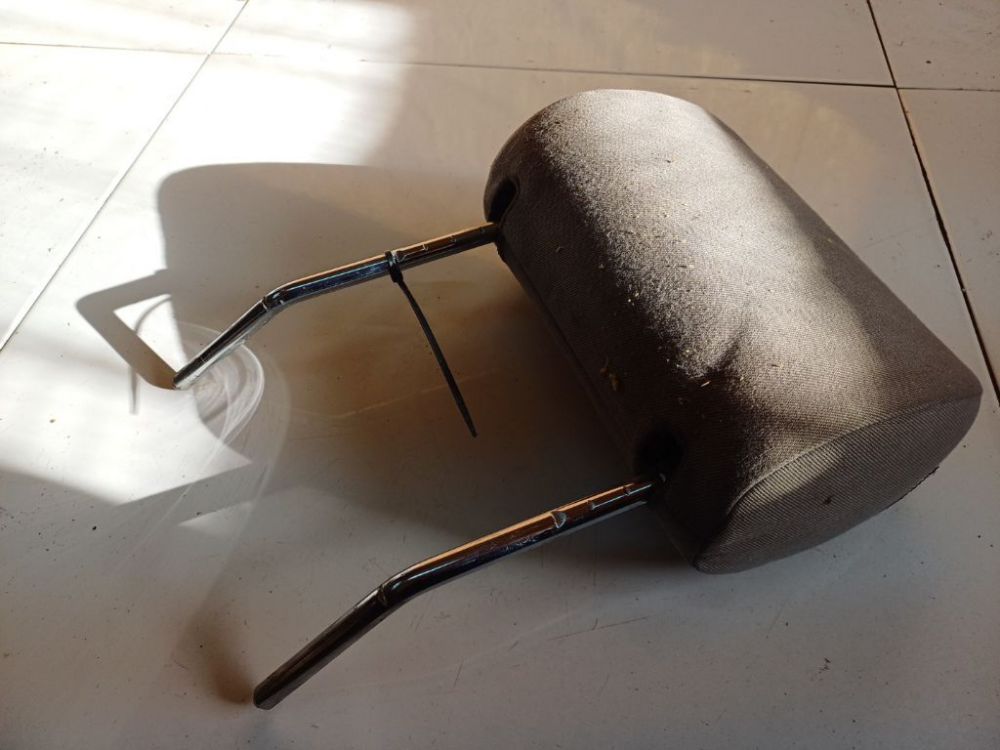 Audi A6 1996 подголовник - Thumbnail 2