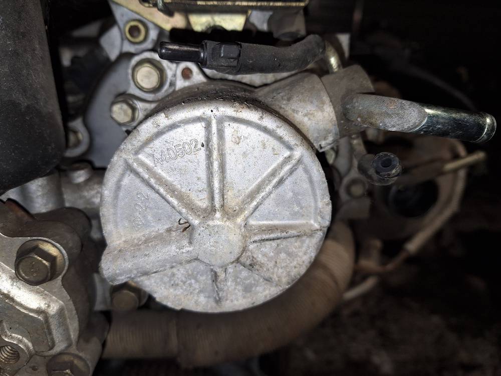 X2T58171A Mazda Premacy 2001 Brake Vacuum Pump