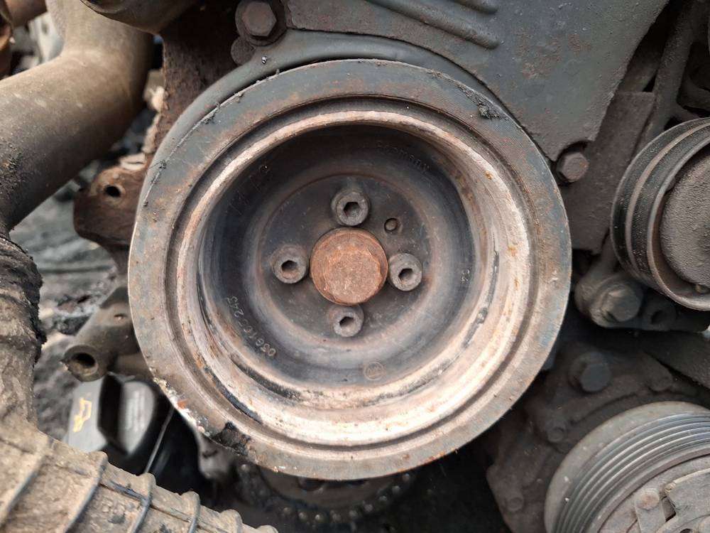 03G105243 Skoda Octavia 2004 Alkuninio veleno dantratis (skyvas - skriemulys)