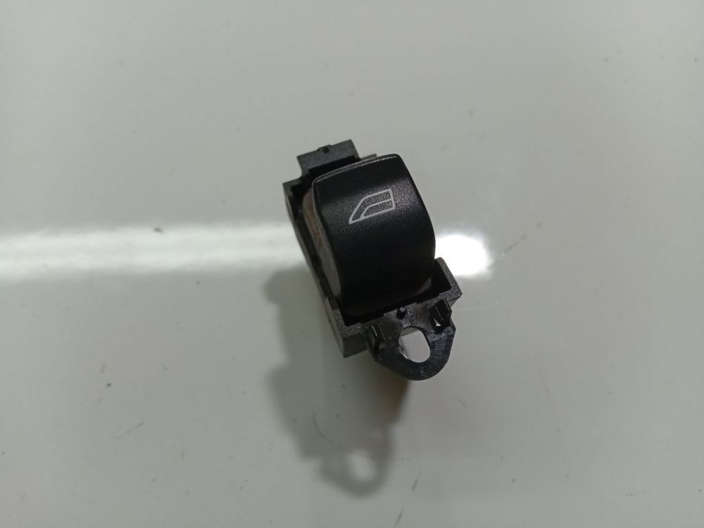 Volvo V50 2005 Loga vadības poga (loga pacēlāja pogas)