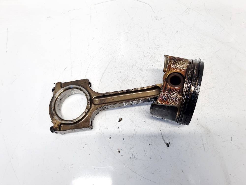 Mazda 6 2005 Tłok z korbowodem