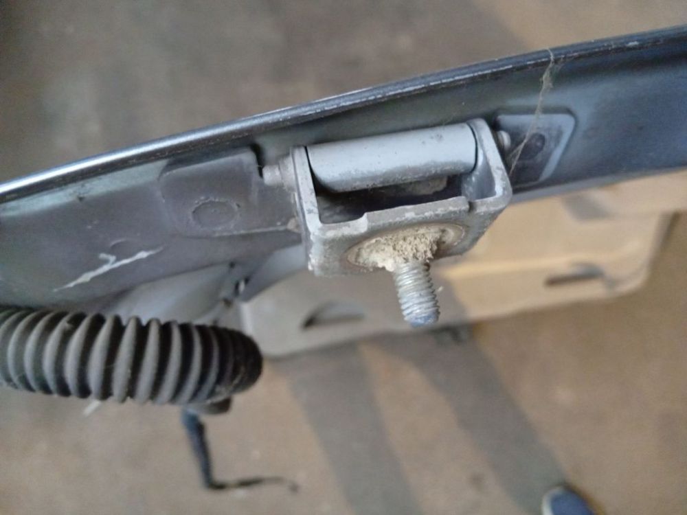 Renault Laguna 2001 Aizmugurējā vāka eņģe - AIZMUGURE PA LABI - Thumbnail 2