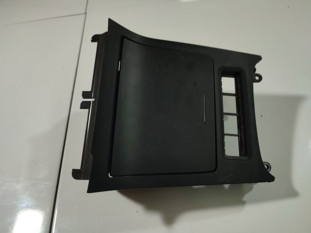 1K0857961 Volkswagen Golf 2008 Popielniczka