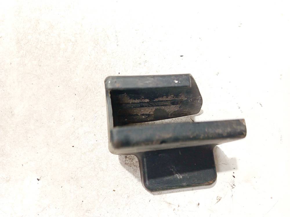 7213705050 Toyota Avensis 2011 Salona apdare (plastmasas)