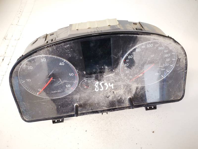 1T0920872A Volkswagen Touran 2005 Spidometrs – instrumentu panelis