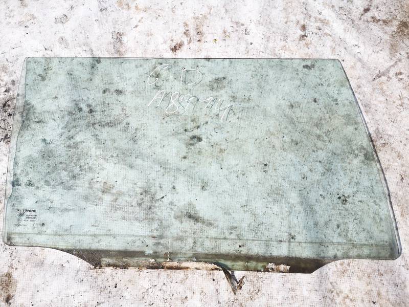 Toyota Corolla 2003 Oven lasi - TAKANA OIKEALLA