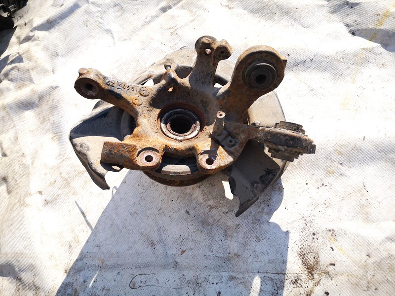 BMW 1-Series 2007 Кулак поворотный задний правый