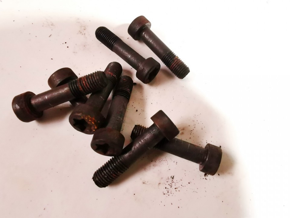 Toyota Verso 2011 Śruba koła zamachowego