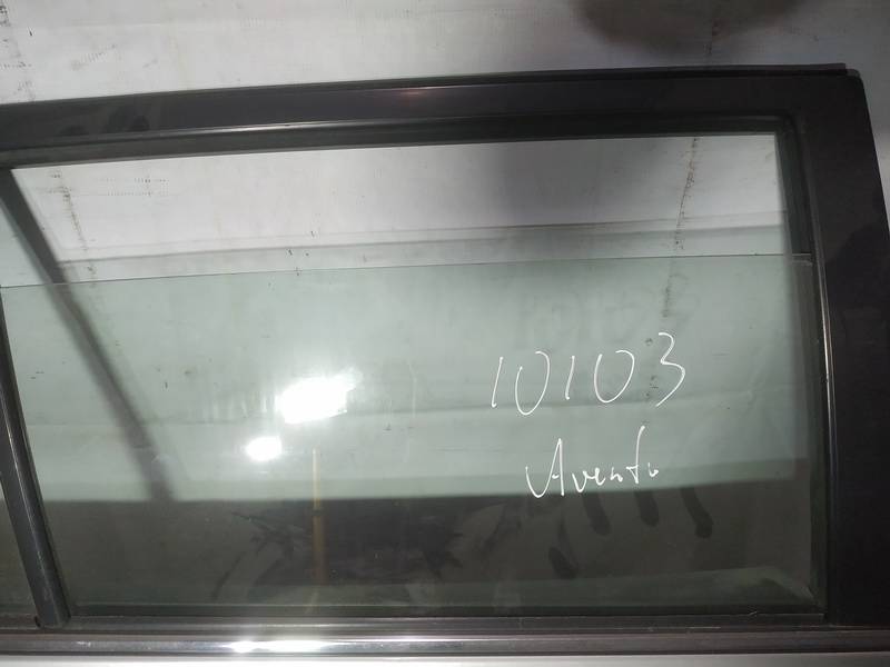 AS2 Toyota Avensis 2005 Durvju stikls - AIZMUGURE PA LABI