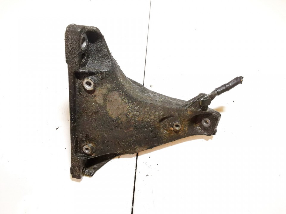 8D0199308L Audi A6 1997 Engine Mount Bracket and Gearbox Mount Bracket