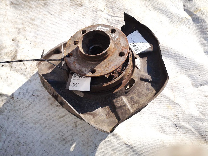 BMW 1-Series 2007 Щит опорный задний правый