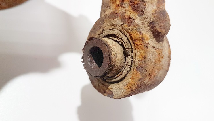 Volkswagen Touran 2003 Steering Knuckle - REAR RIGHT - Thumbnail 2