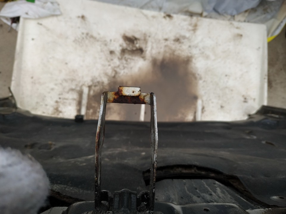 SAAB 9-5 2005 Motora pārsega atvēršanas rokturis - Thumbnail 3