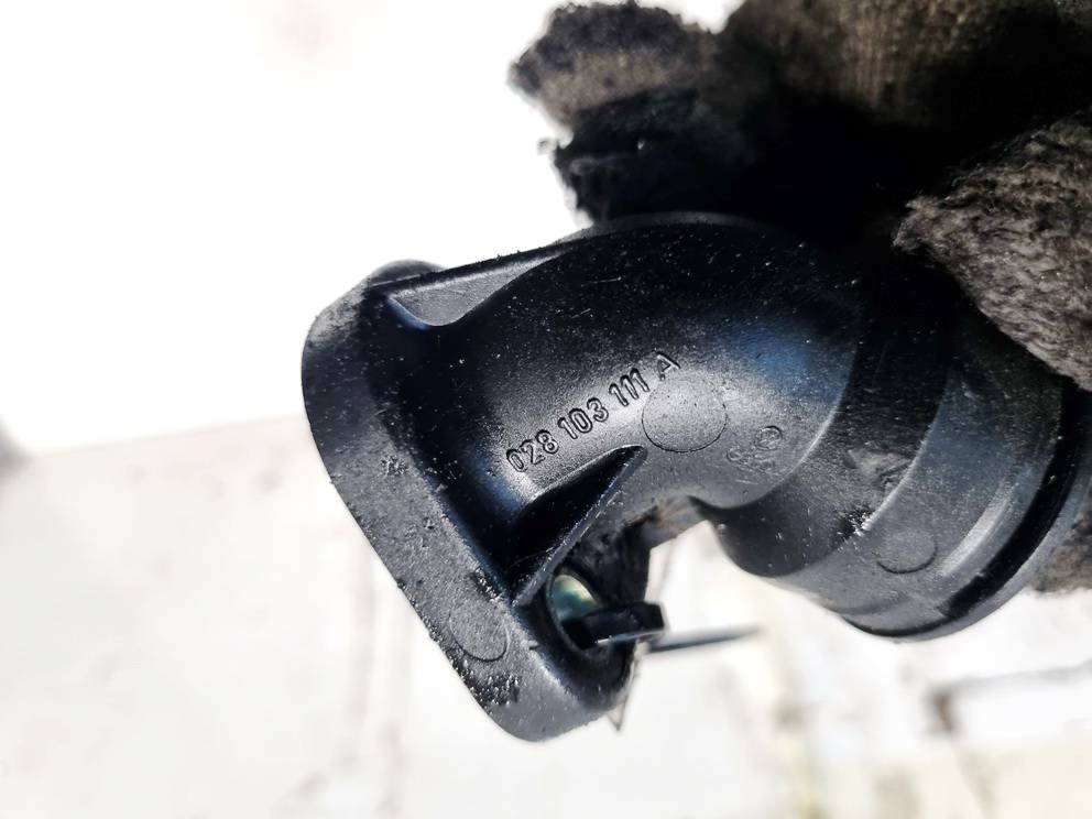 028103111A Volkswagen Golf 1993 Kołnierz układu chłodzenia (pokrywa obudowy termostatu układu chłodzenia silnika) - Thumbnail 4