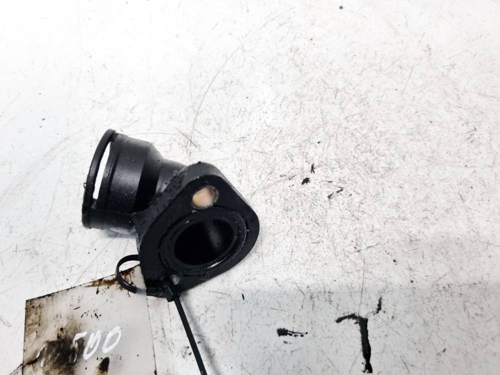 028103111A Volkswagen Golf 1993 Kołnierz układu chłodzenia (pokrywa obudowy termostatu układu chłodzenia silnika) - Thumbnail 3