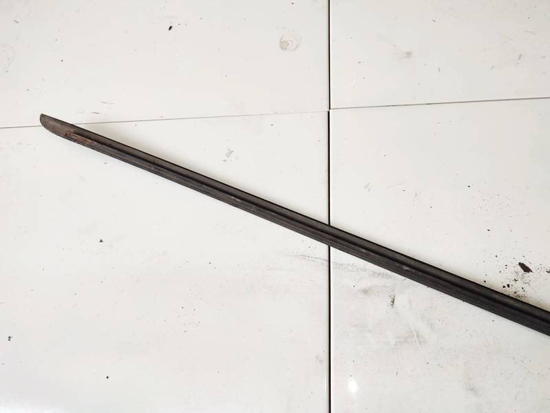 Audi A6 1999 Oven lasin tiivistelista  - TAKANA OIKEALLA - Thumbnail 3