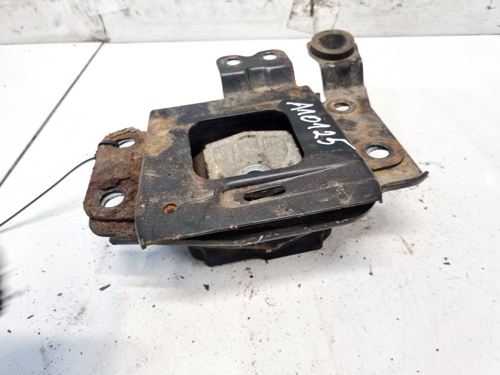 6G917M121AC Ford Galaxy 2006 Variklio pagalves bei Greiciu dezes pagalves - Thumbnail 2