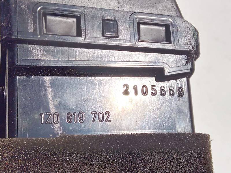 1Z0819702 Skoda Octavia 2004 Wloty powietrza do kabiny - Thumbnail 3