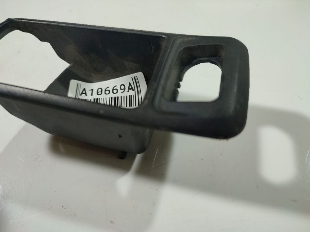 3M51226A36ADW Ford Focus 2007 Salona apdare (plastmasas) - Thumbnail 2