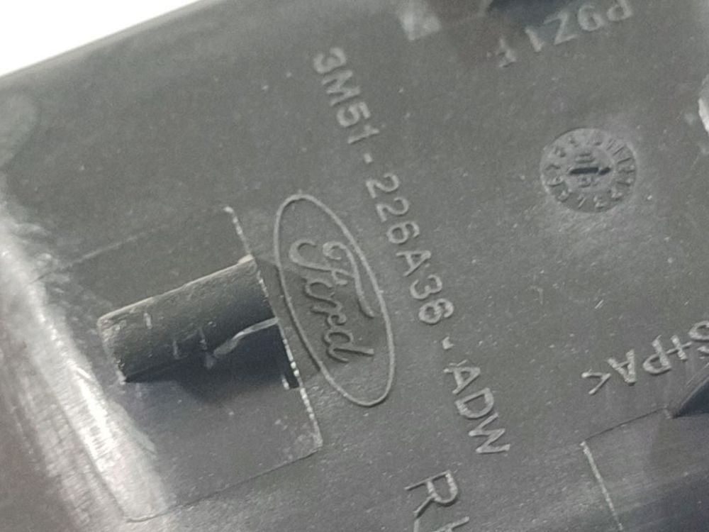 3M51226A36ADW Ford Focus 2007 Salona apdare (plastmasas) - Thumbnail 4