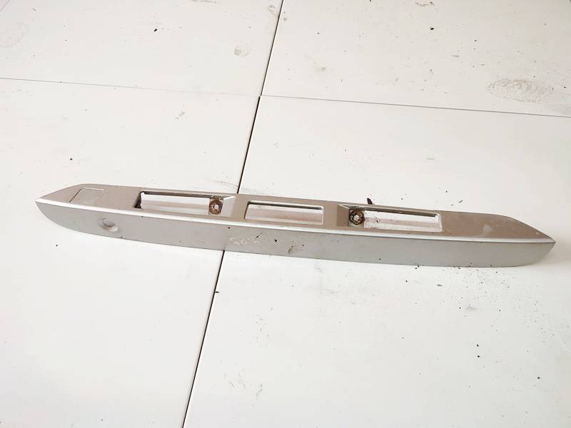 Mazda Premacy 2001 Aizmugurējā vāka ārējā apdare (numura apgaismojums) - AIZMUGURE